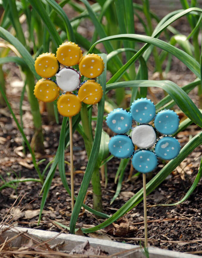 Crafter's Delight Bottle Cap Flower Garden Art