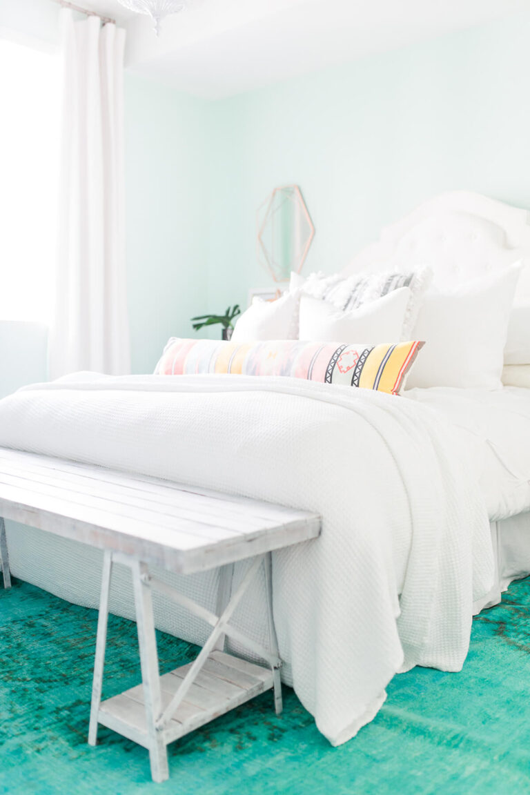 06c Best Coastal Bedroom Ideas Designs Decor Homebnc V3 768x1152 
