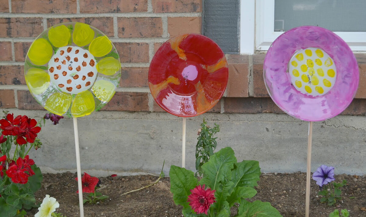 Painted Plate Floral Garden Stakes