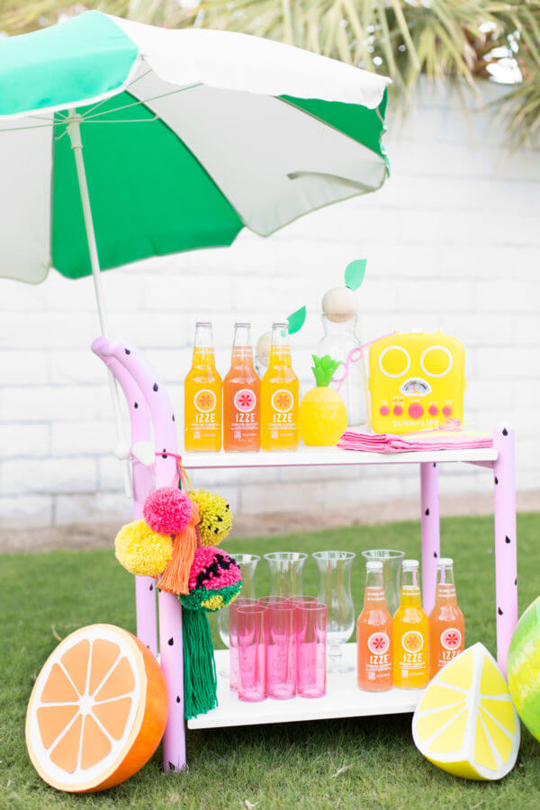 Super Cute and Tart Summertime Lemonade Cart