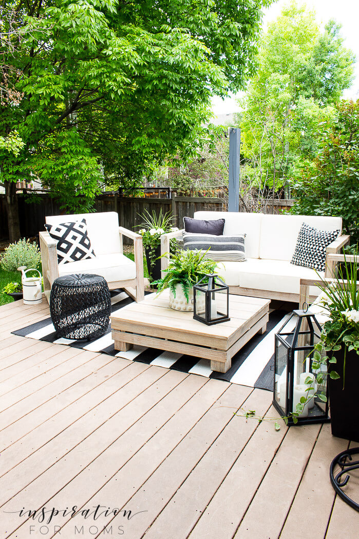 outdoor decking seating area