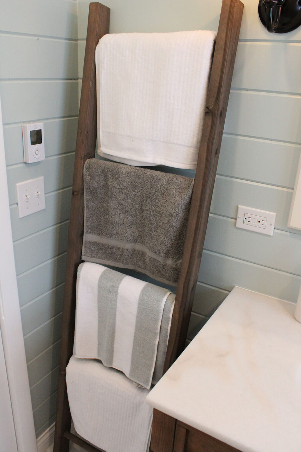 22 Versatile Bathroom Towel Storage Solutions & Ideas