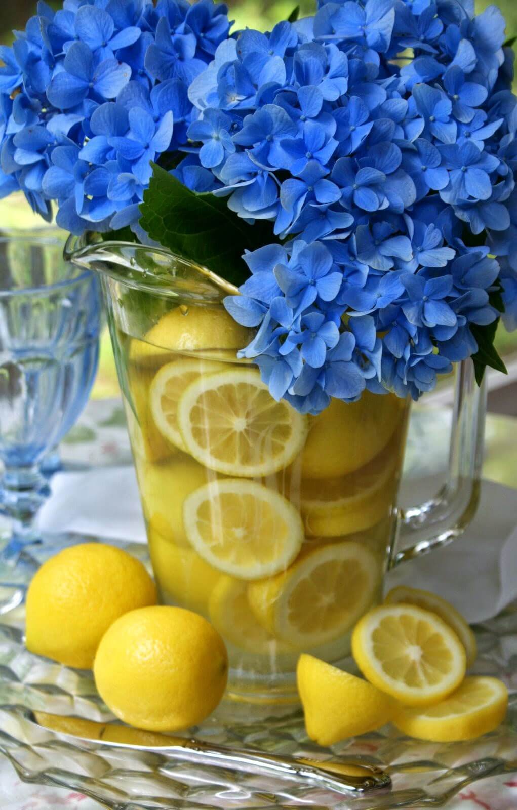 Bouquet Flower Arrangement with Sliced Lemon Vase