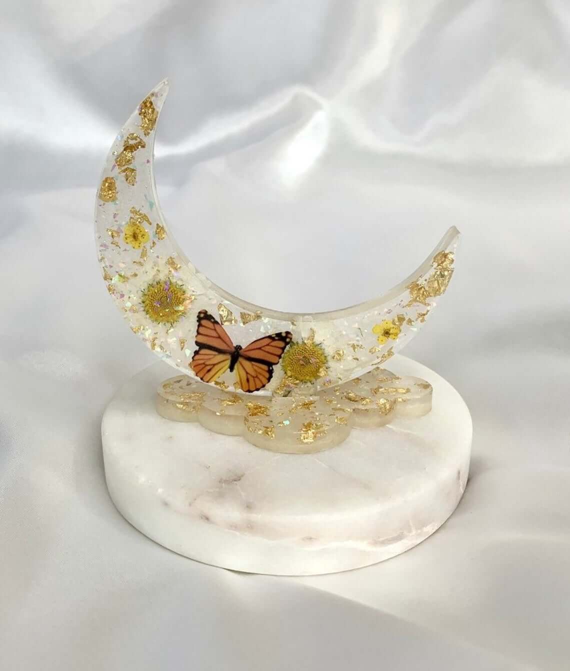 Crescent Moon with Daisies Ring Stand