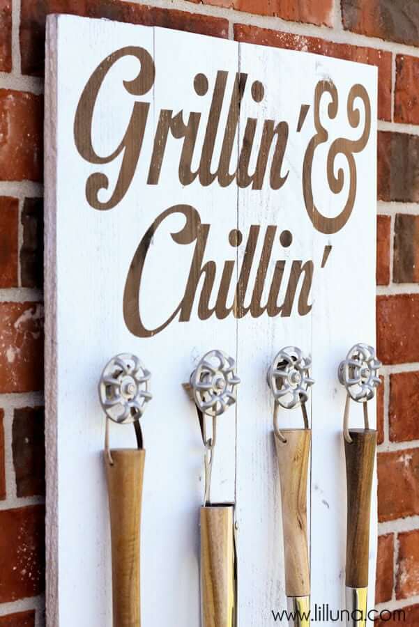 Chillin and Grillin BBQ Grill Master Sign