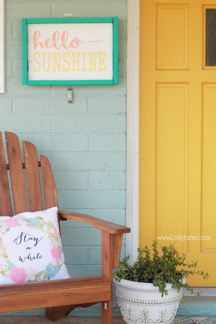 Cheerful DIY Hello Sunshine Summertime Porch Sign