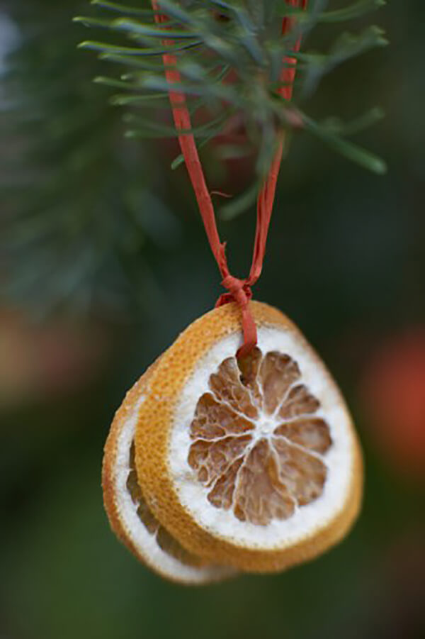 Lovely Scented DIY Orange Ornaments