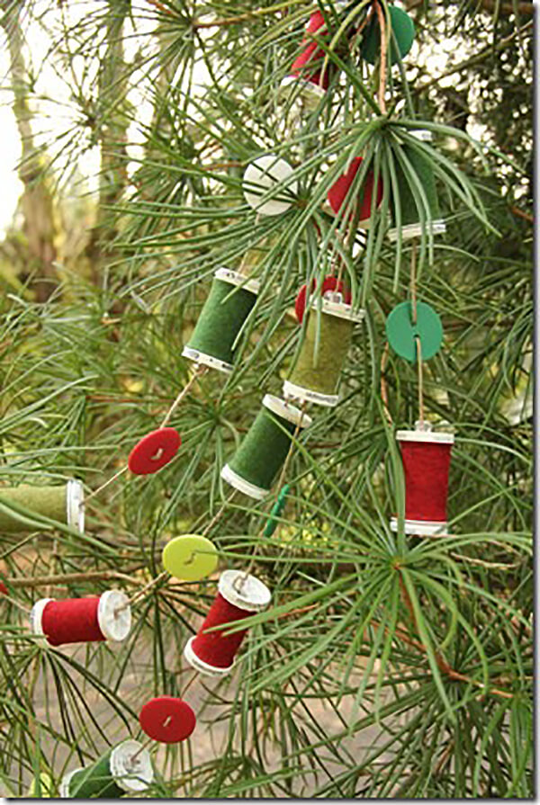 Cool Thread Spool Button Garland