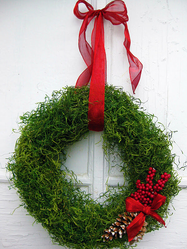 Great Greenery Moss Wreath with Ribbon Hanger