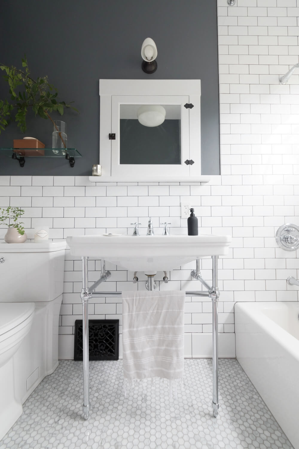 white and light grey bathroom ideas