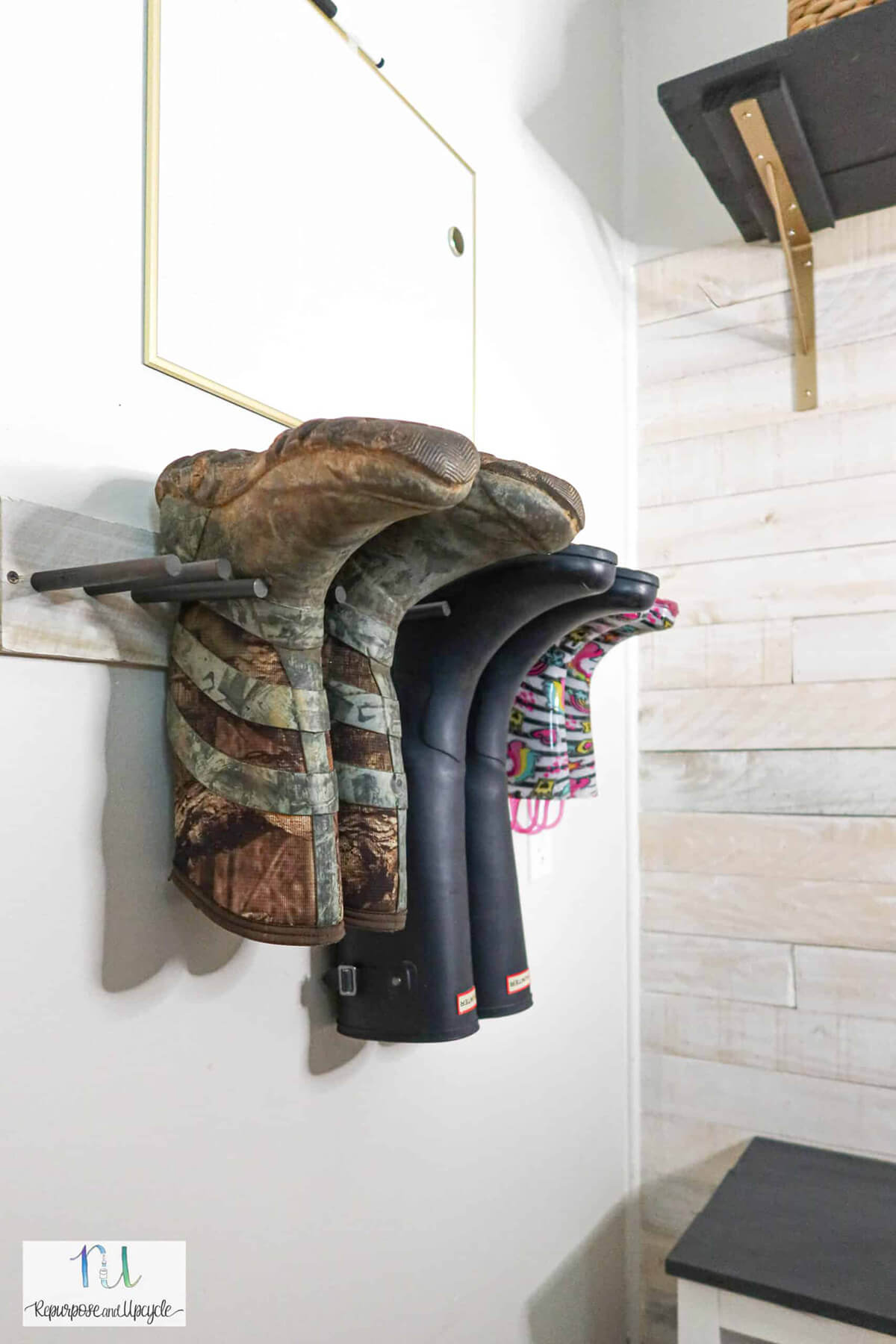 Wall Hanging DIY Boot Rack