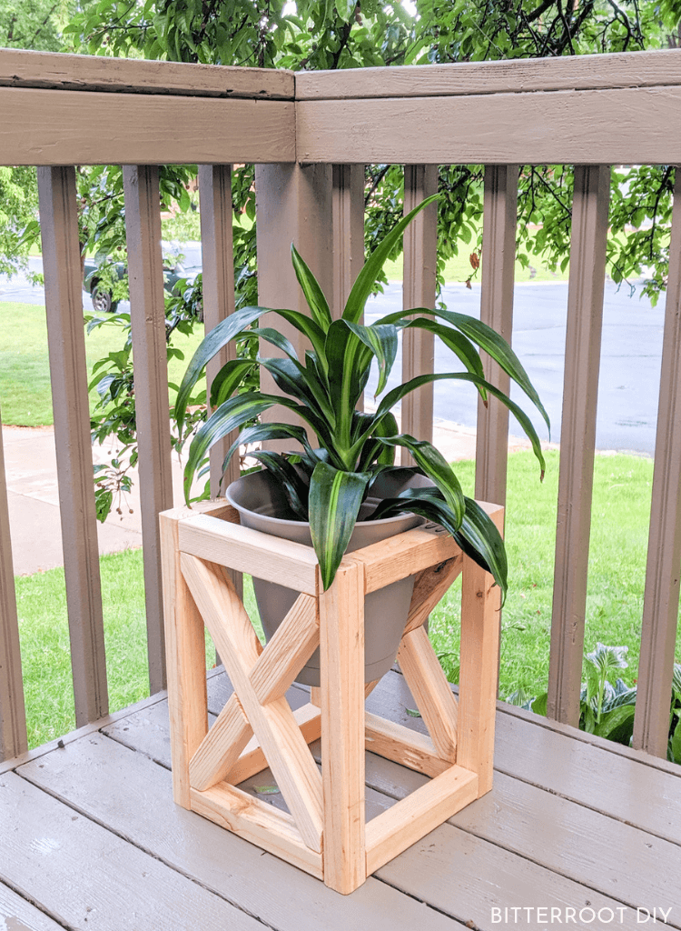 Criss Cross Outdoor Wooden Plant Stand