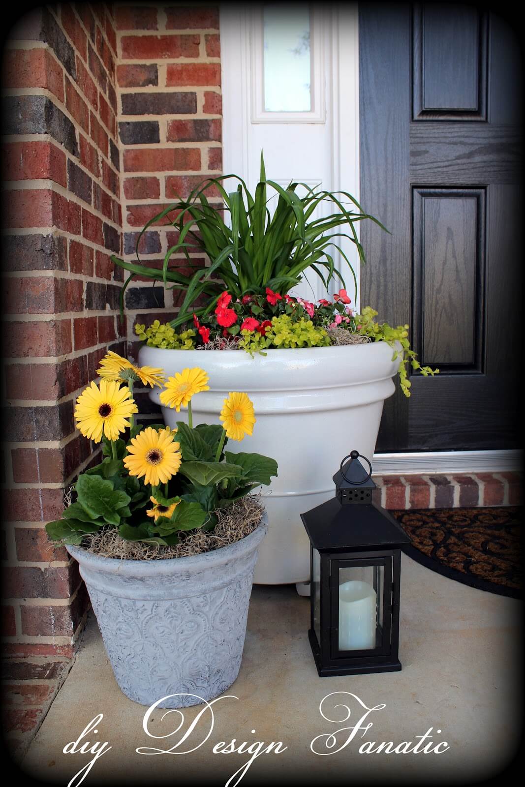 Revive Front Porch Planters with Spray Paint