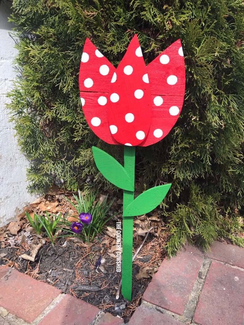 Cool Tulip Yard Stakes That Make a Statement