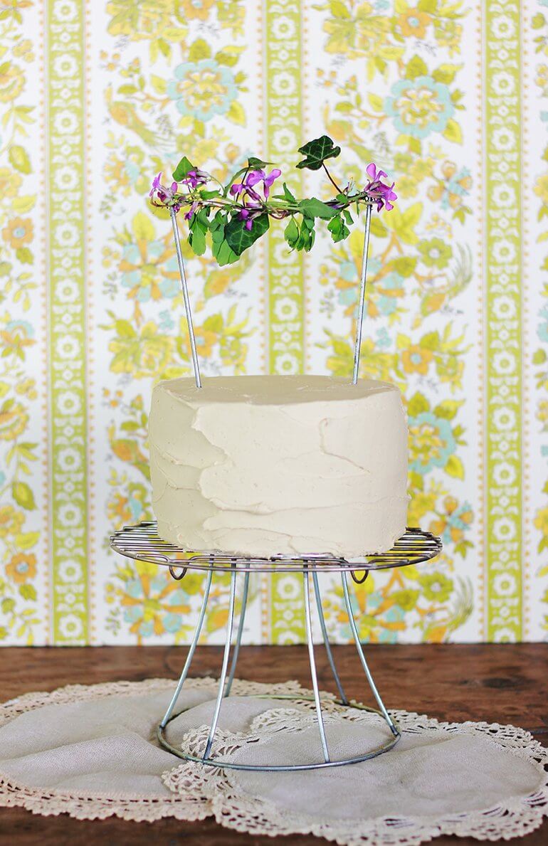 Wonderfully Wired Metal Cake Stand
