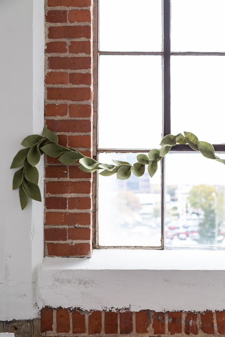 Easy Felt Magnolia Leaf Garland