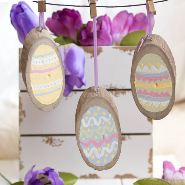 Adorable Painted Wood Slice Easter Eggs