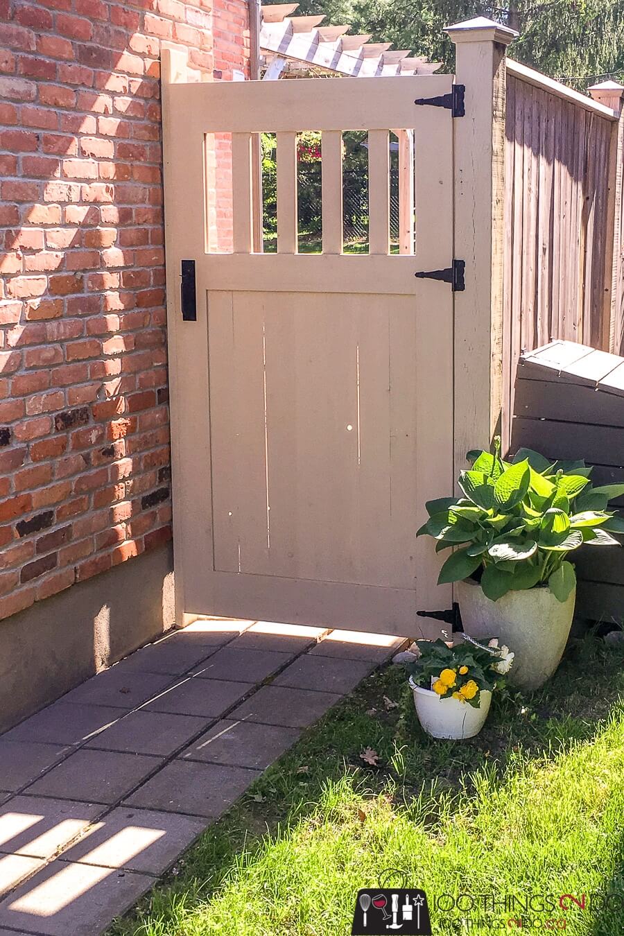 Old Fashioned DIY Garden Gate