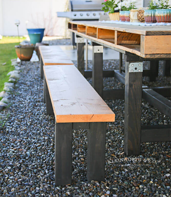 Super Simple DIY Outdoor Wooden Bench