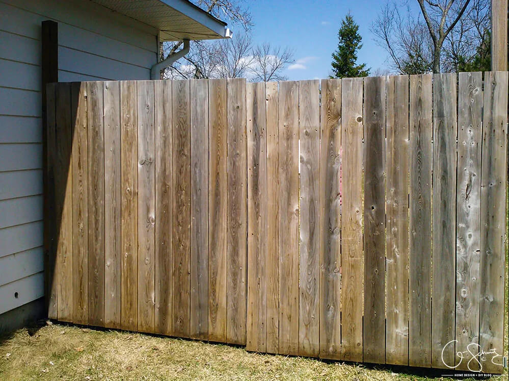 Cool Hidden Wooden Gate Design