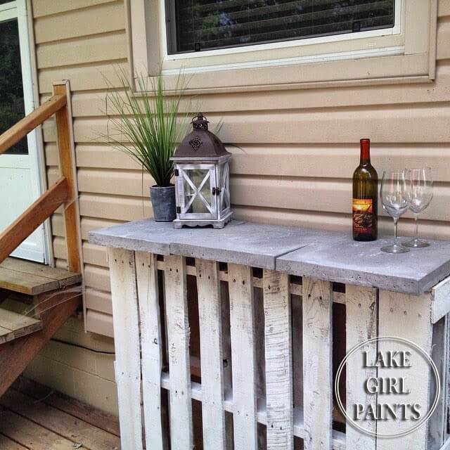 Rustic Coastal Outdoor Pallet Bar