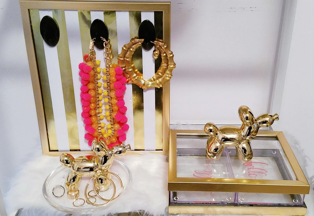 Adorable Gold Themed Jewelry Box Set