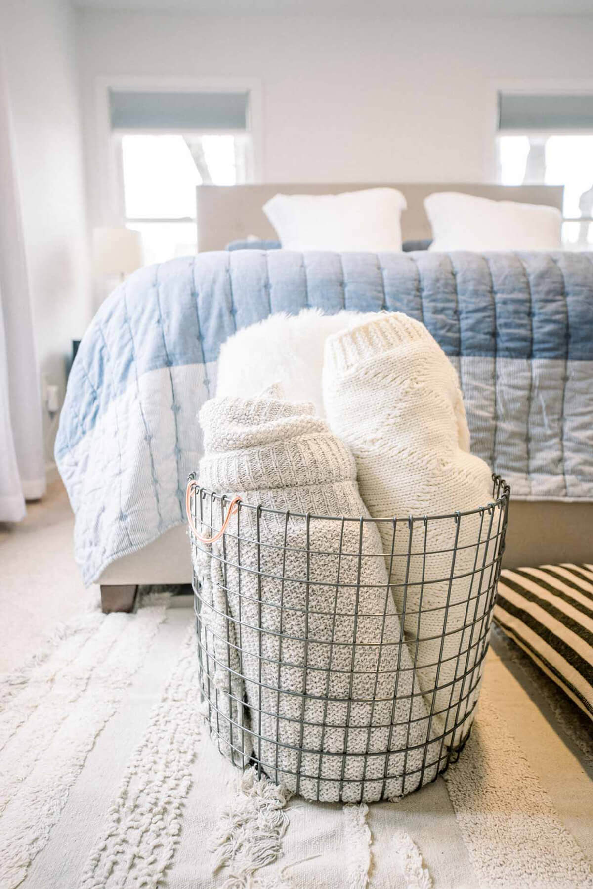 Charming Wire Blanket Bedroom Basket