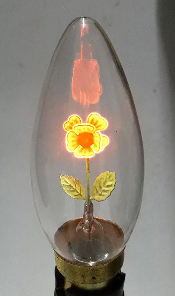 Retro Red Rose Bulb Lamp