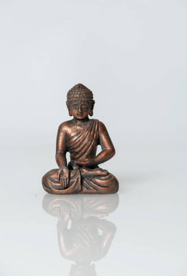 Small Copper-Finished Buddha Statue Home Decoration Idea