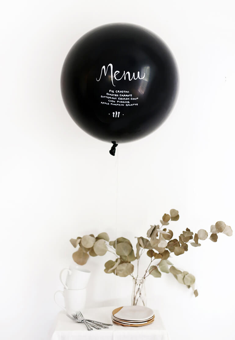 Cute Balloon Menu Layout Décor