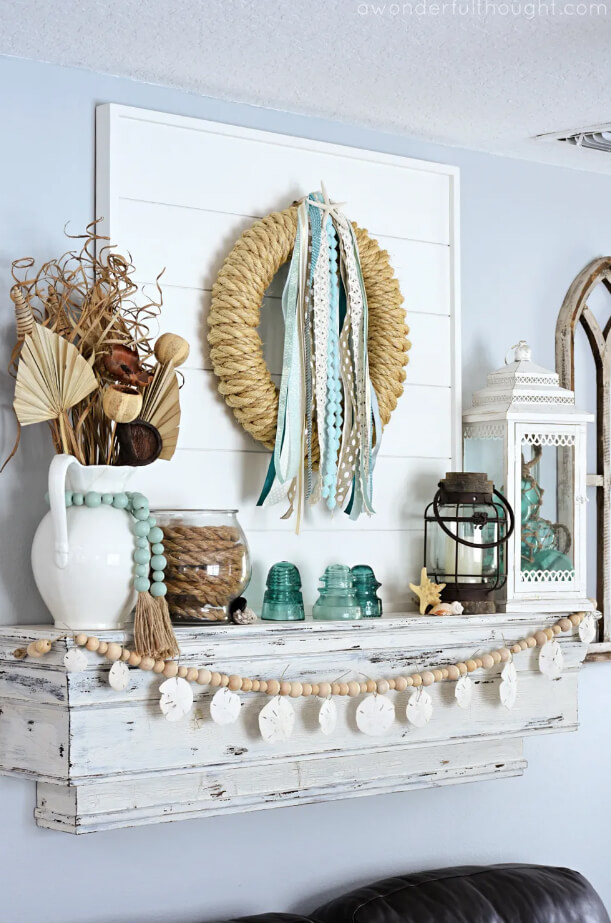 Round Coastal Mantel Made of Threads