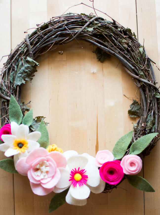 DIY Felt Flower Wreath Design