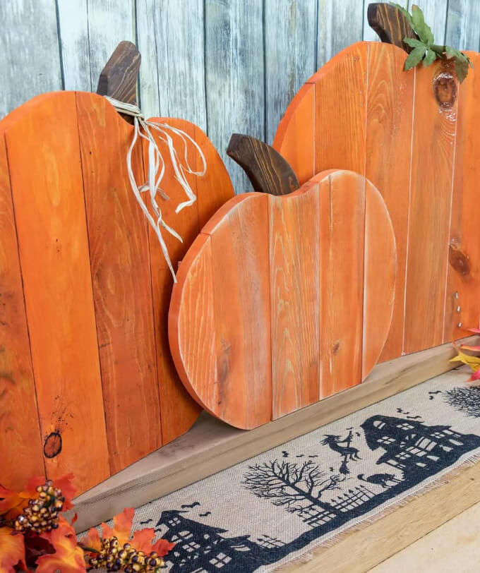 DIY Wood Pallet Pumpkin Trio