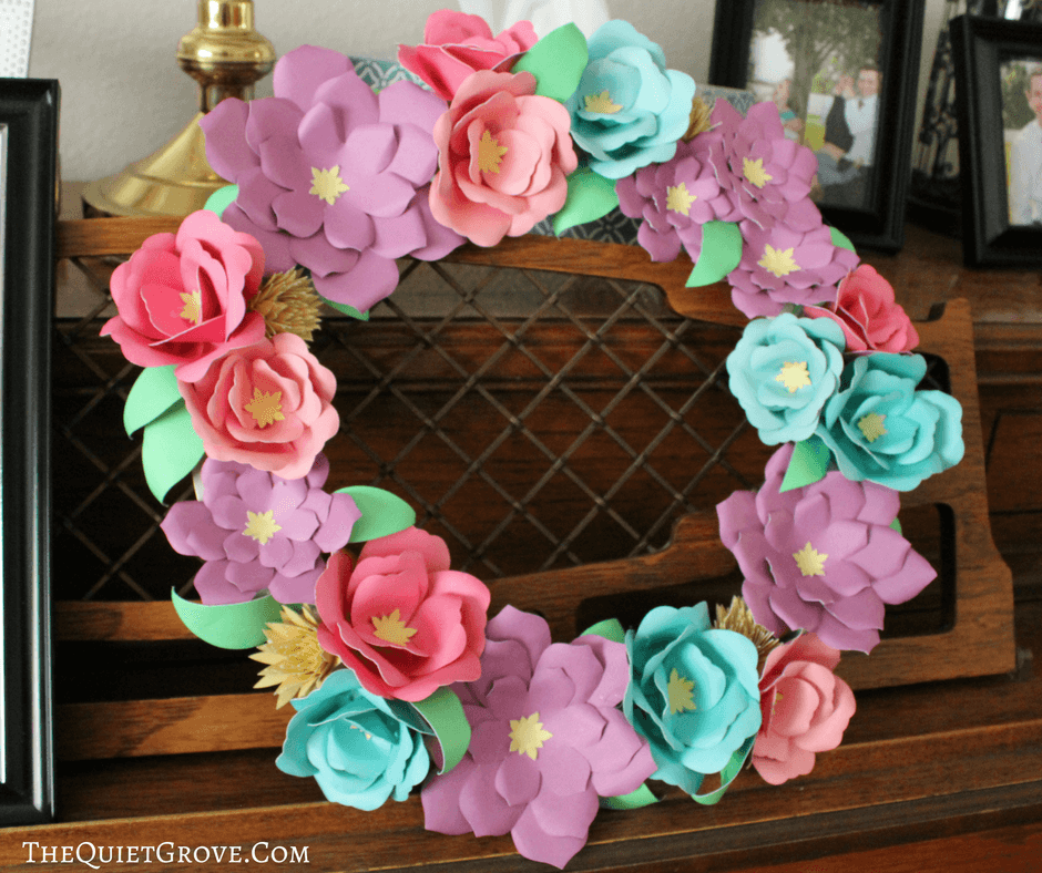 Adorable Paper Flower Printed Wreath