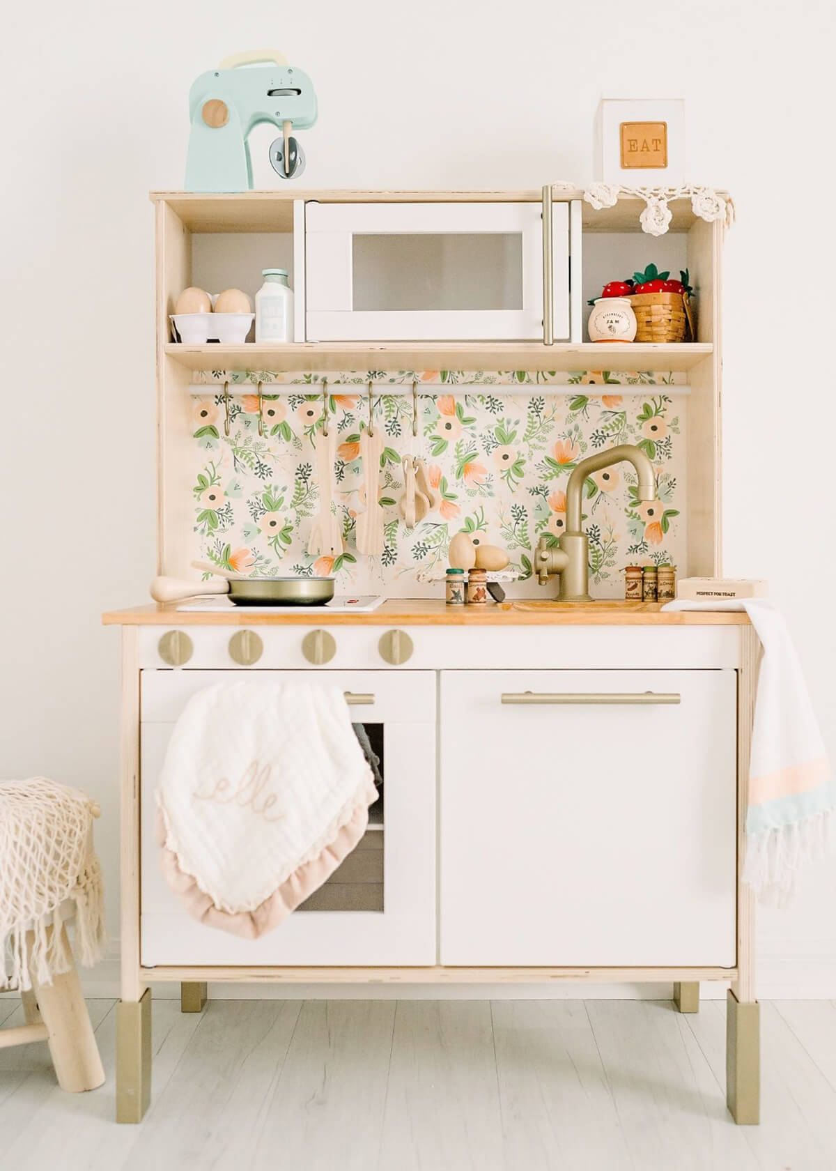 Sweet IKEA Play Kitchen Design