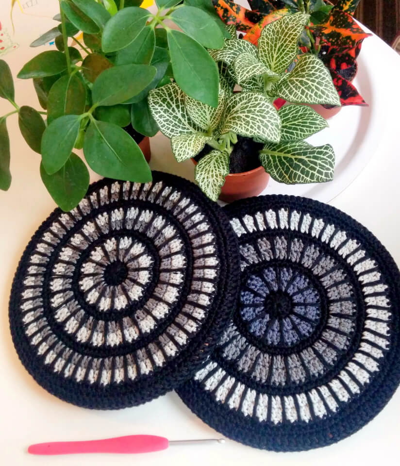 Challenging Mandala Decor Idea Turns Trivets Beautiful