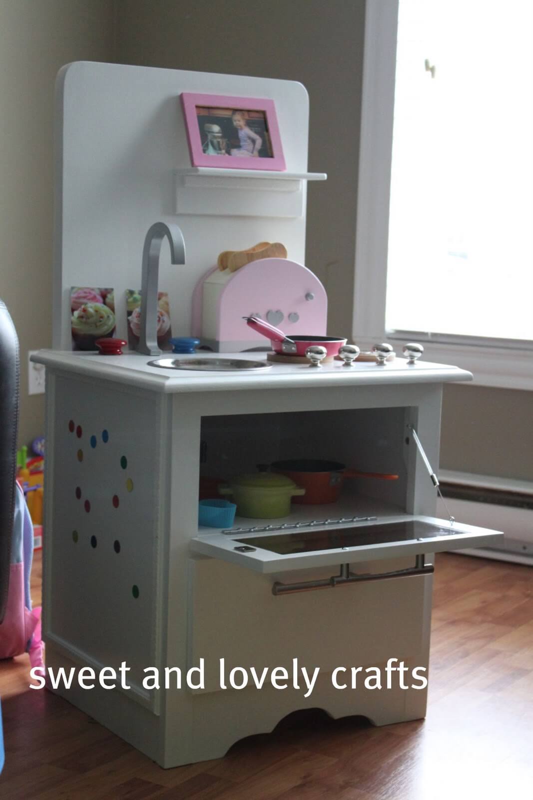 Upcycled Mini Play Kitchen Design