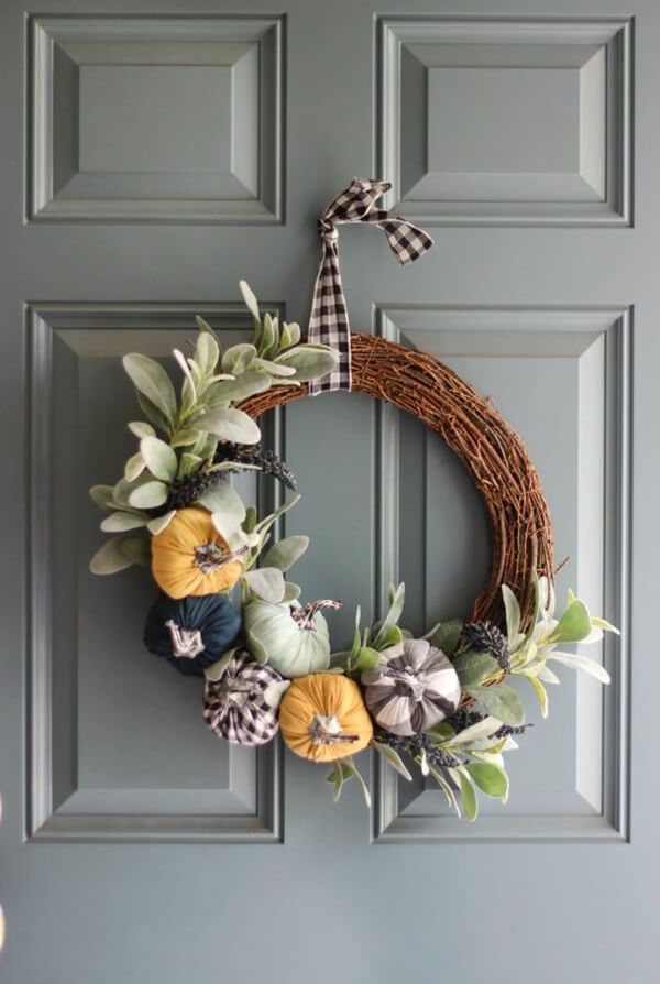 Mini Pumpkin Grapevine Wreath Design