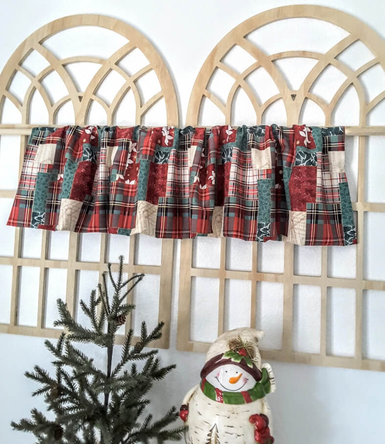 Patchwork-Style Valance Perfect for Christmas