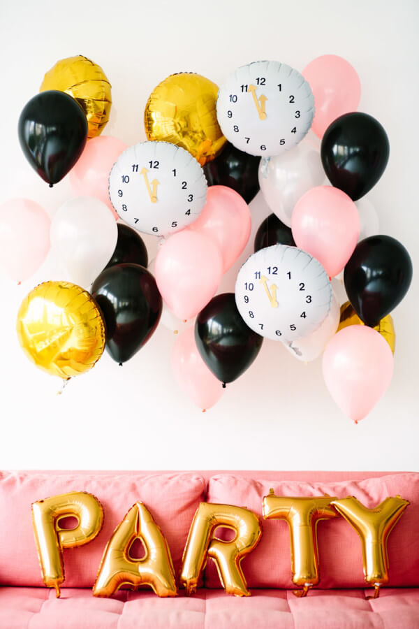 Incorporating Clocks into your New Year’s Decorations