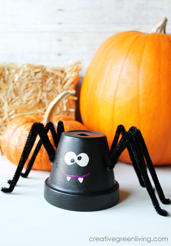 Friendly Clay Pot Spider Design