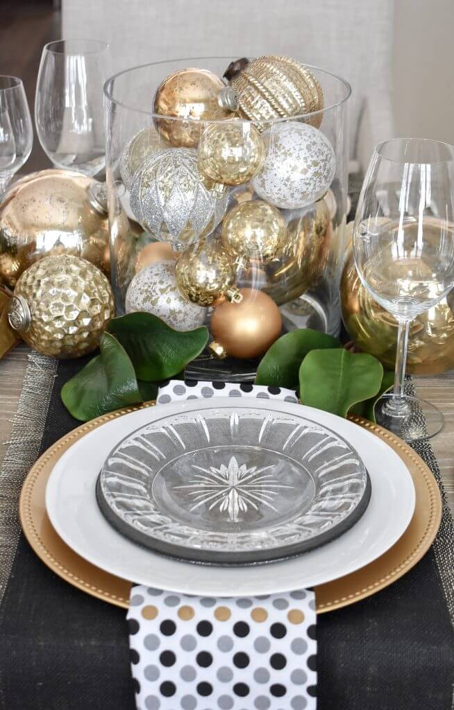 Dramatic New Year's Eve Decorating Ideas