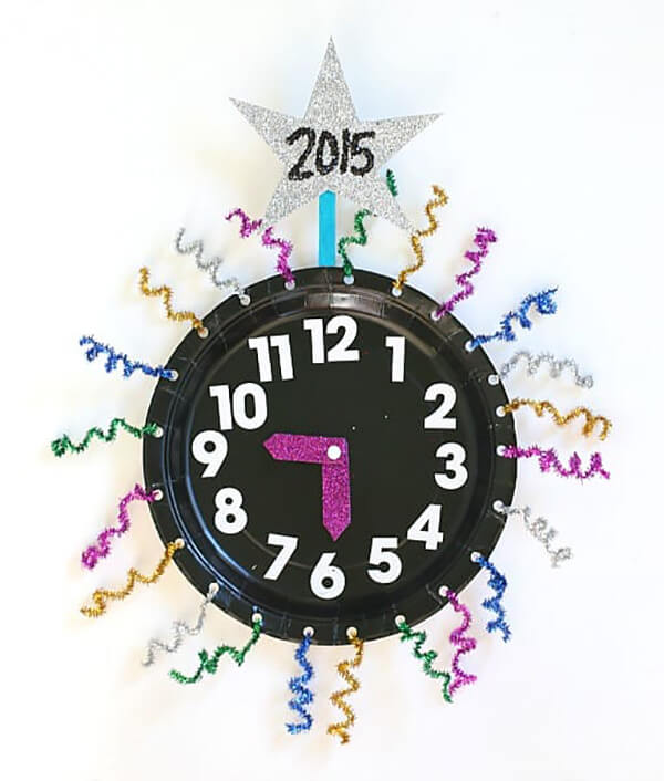 Kid-Friendly New Year’s Countdown Clock Craft