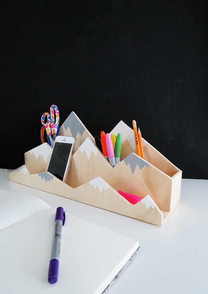 Inspiring Adventure with a Mountain Range Organizer