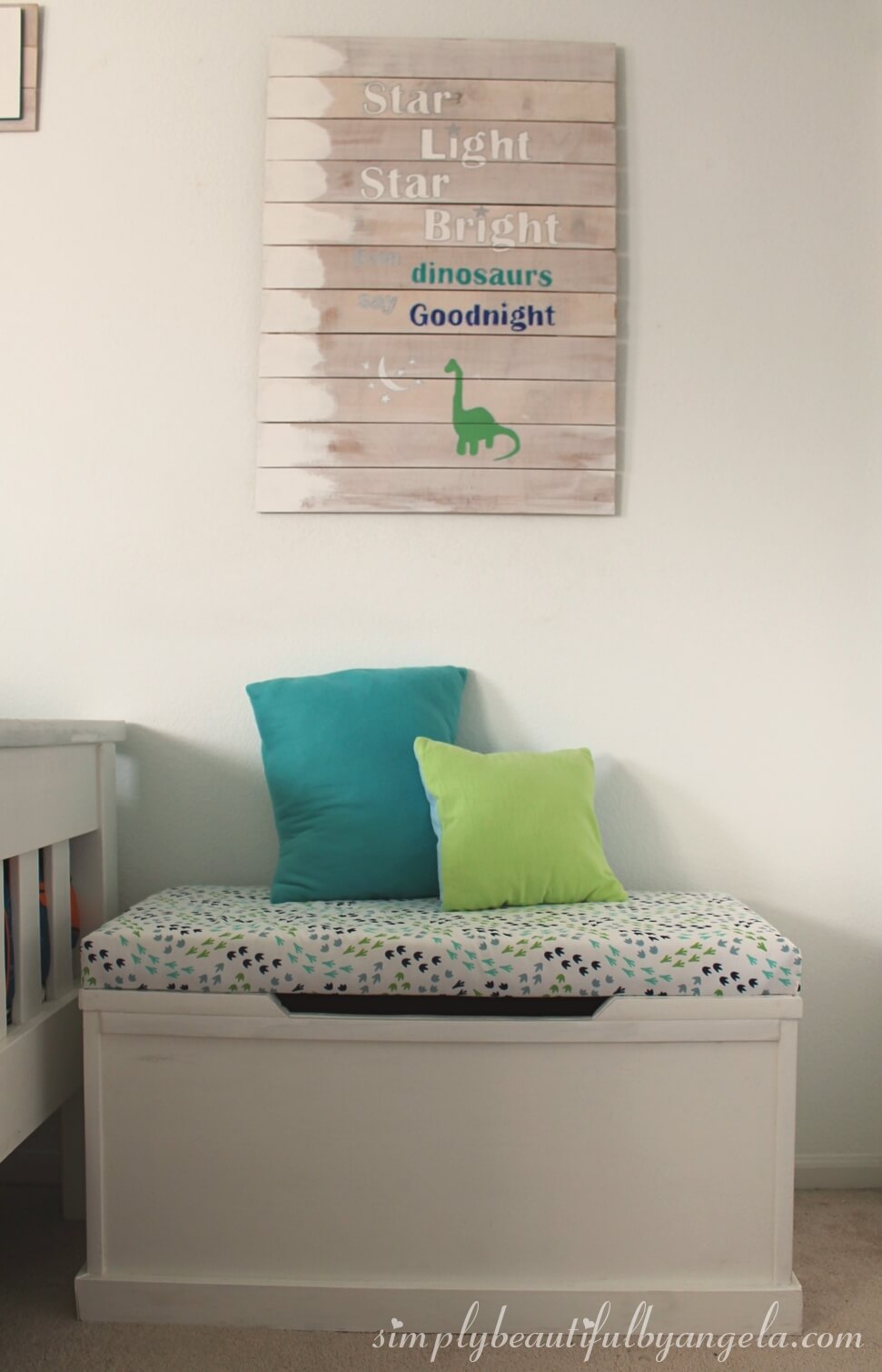 Nice DIY Upholstered Toy Box