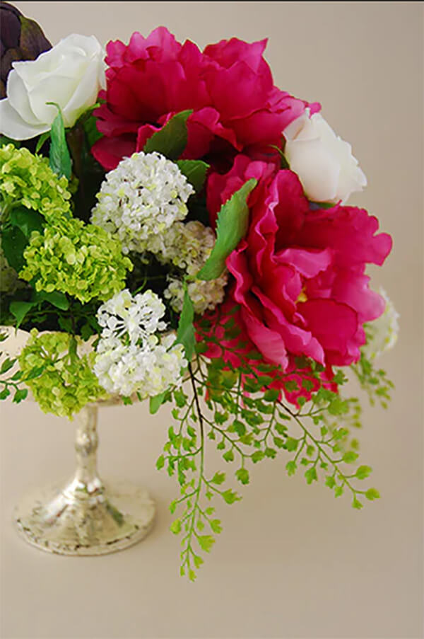 The Simple Flower Wedding Centerpiece