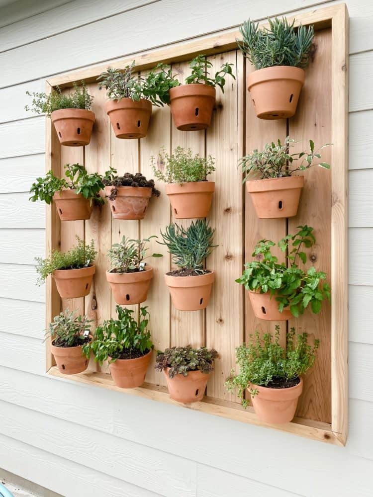 Beautiful and Simple Vertical Herb Garden