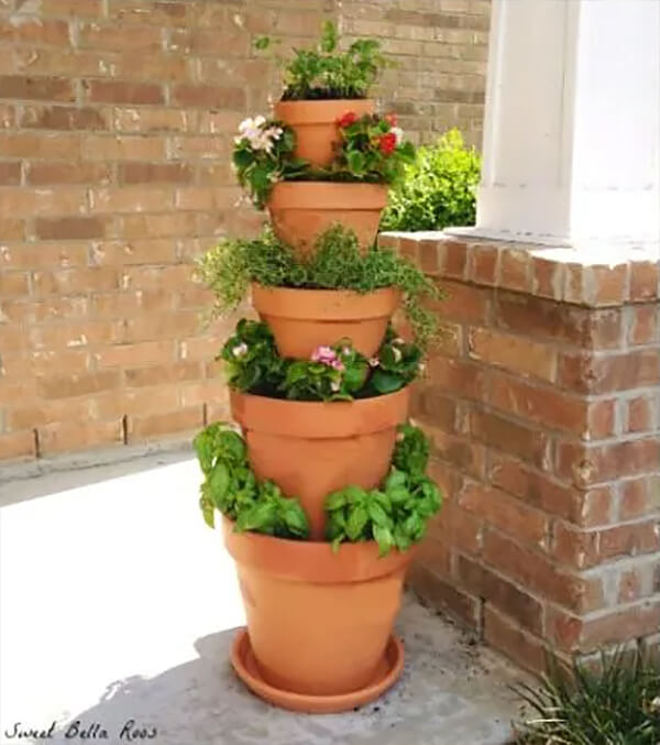 Unique DIY Vertical Herb Planter