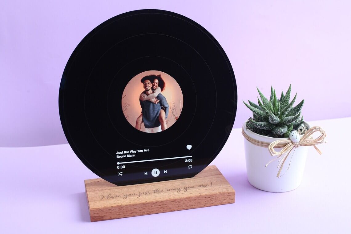 Appealing Personalized Record Display Gift Design