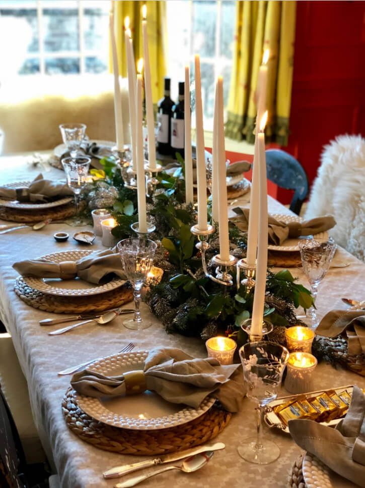 A Winter Table with Irresistibly Warm Ambiance